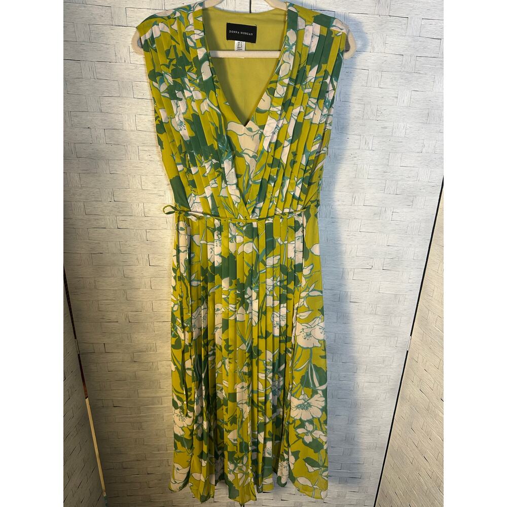 Donna Morgan women’s maxi‎ dress sleeveless floral sheer lined floral pleated